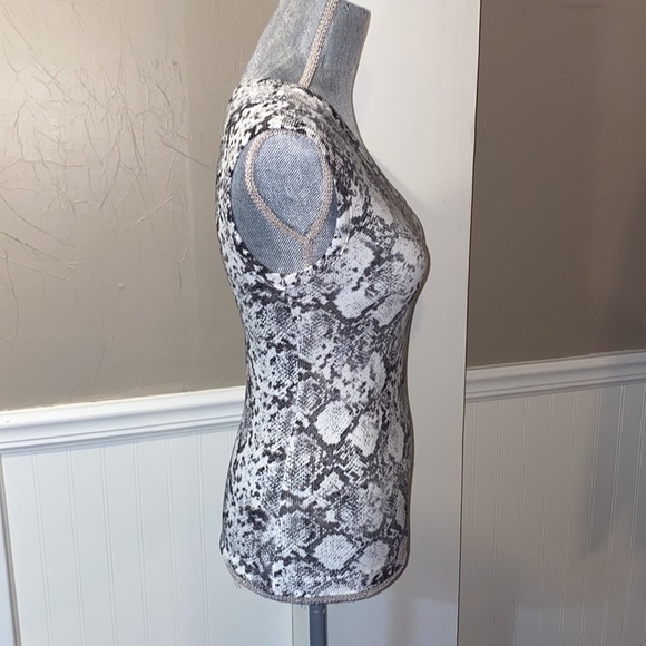 Vici Boa Ribbed One Shoulder Knit Tank Python Pattern - Picture 4 of 8